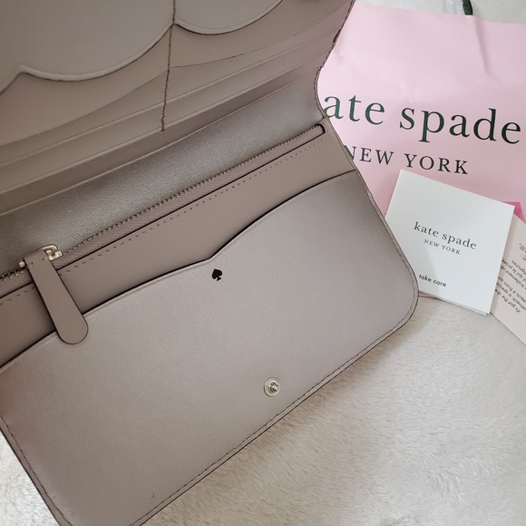 🔥🔥SALE🔥🔥Kate spade bifold wallet - Picture 4 of 16